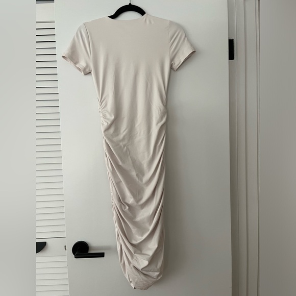 Aritzia Babaton Contour Dress with side Runching - Picture 4 of 4